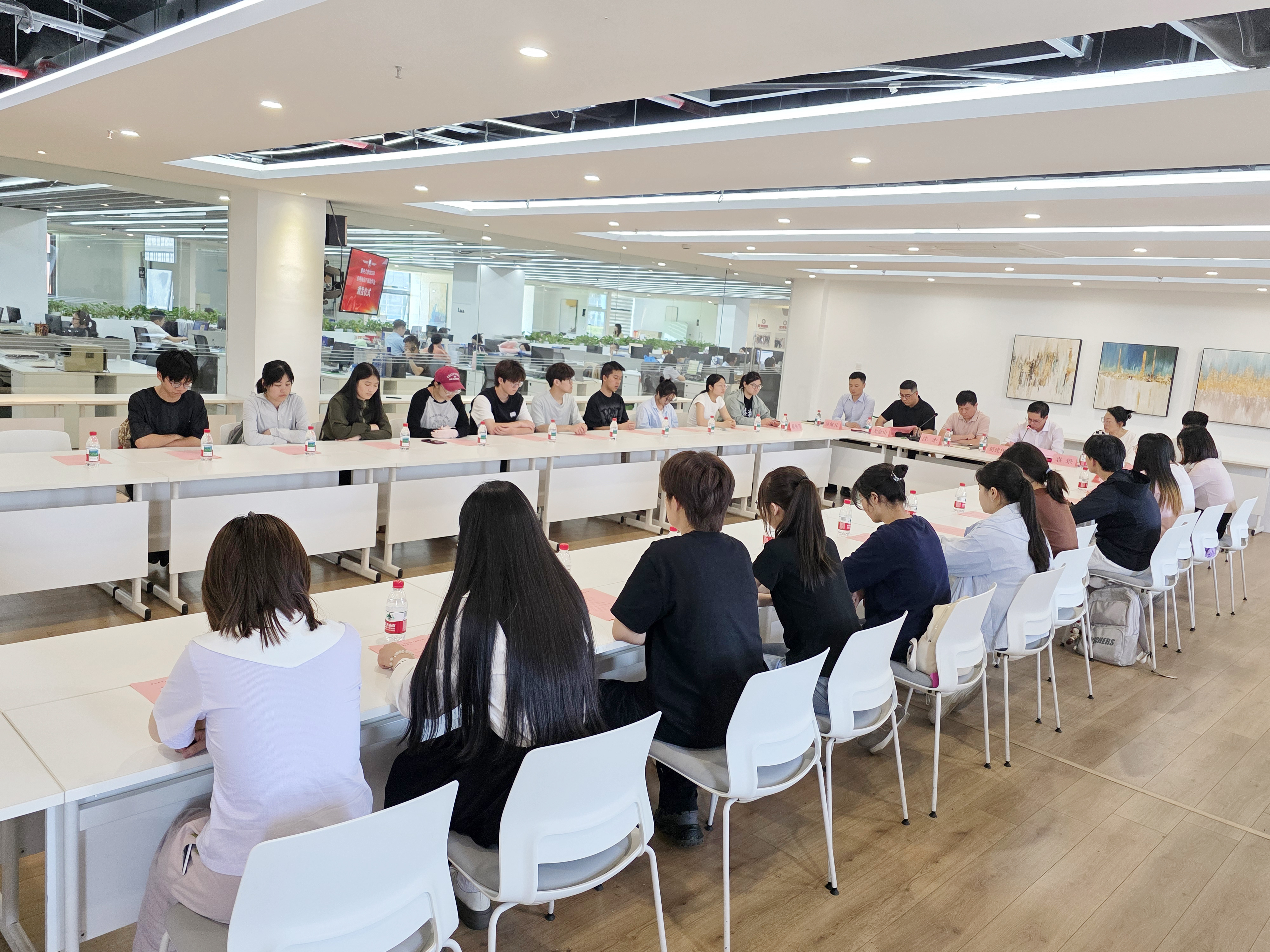 嘉興大學(xué)2025年度“啟明助學(xué)金”頒發(fā)儀式在我司舉行